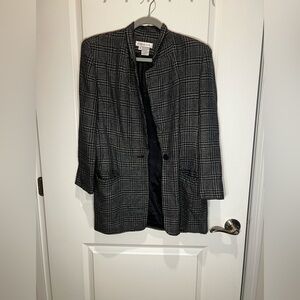 Chaus Women’s Dark Grey Plaid Pattern Blazer Size 6